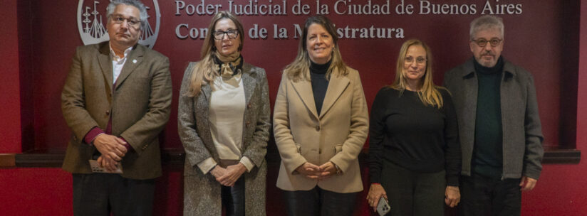 Firma de convenio específico con la Universidad del Salvador